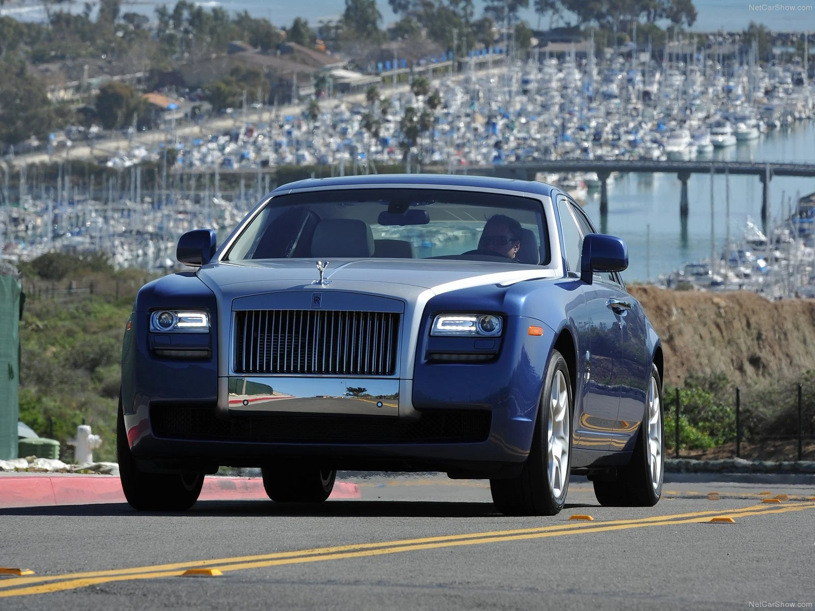 Hình ảnh xe siêu sang Rolls-Royce Ghost 2010 & nội ngoại thất