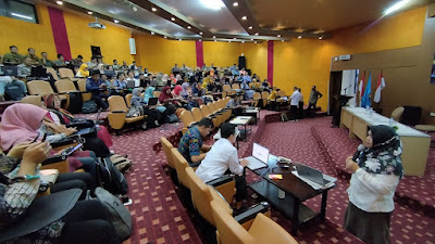 Reti Vera narasumber pelatihan informatika