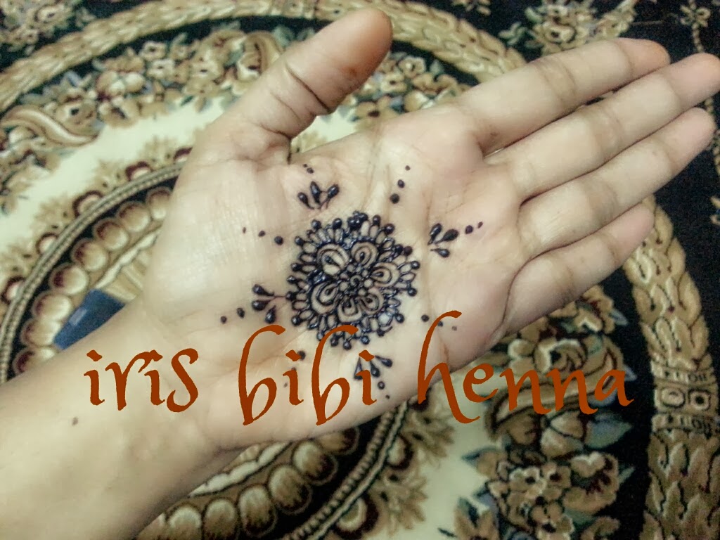 inai pengantin ukiran henna dan make up Simple design 