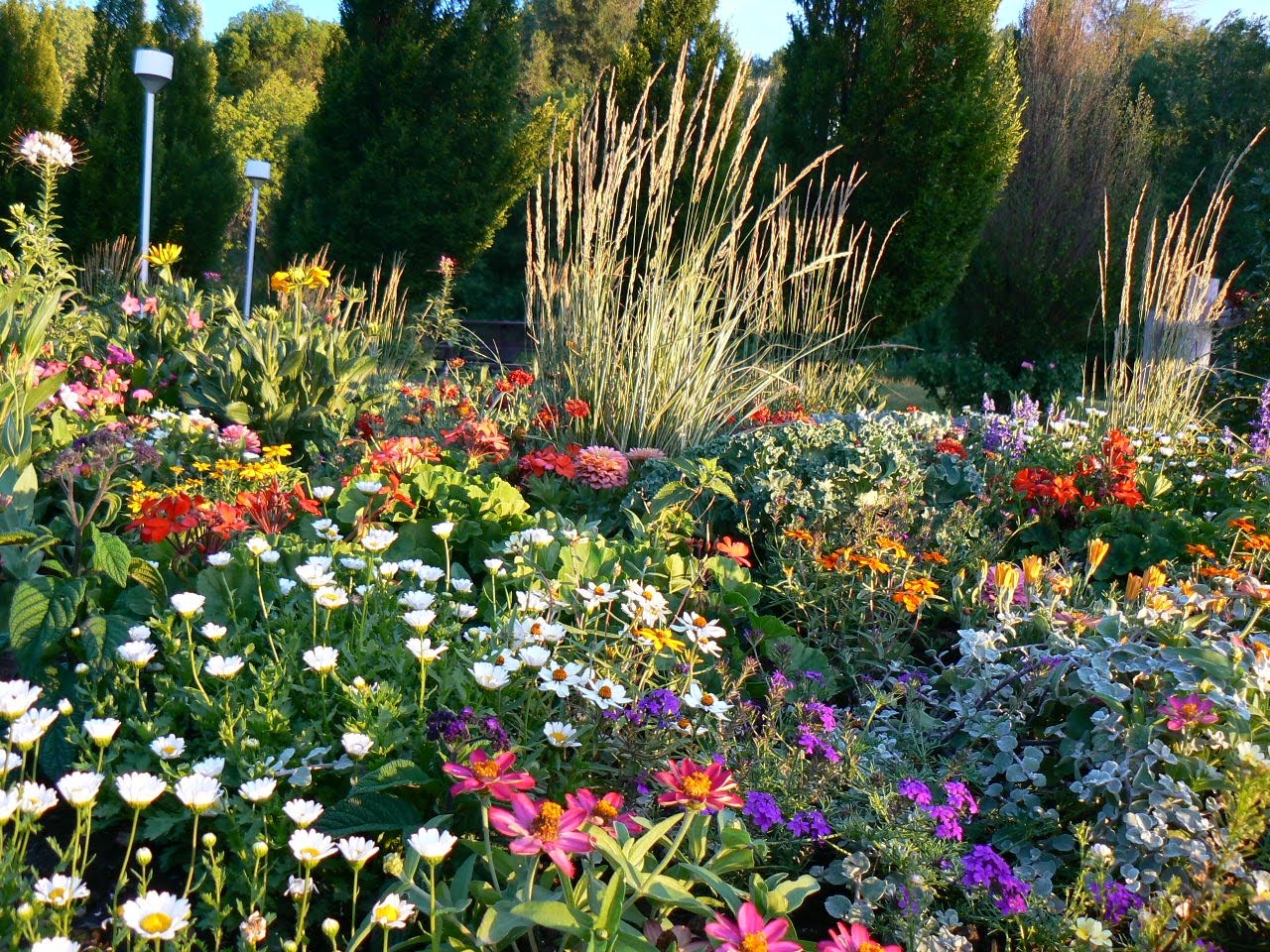 Ogden Botanical Gardens: April 2010 on Annual Flower Bed Designs
 id=96250