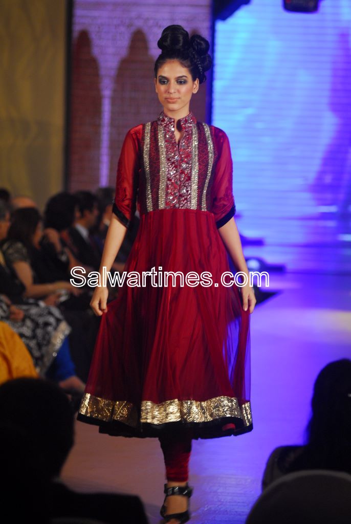 designer suits manish malhotra. Manish Malhotra Red