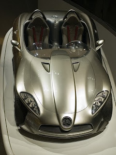 Modern Design Mercedes-Benz F400 Carving Concept Car