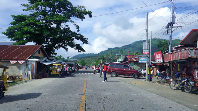 another highway traffic stoppage due to nutrition month parade! This time at Balocawehay National High School in Abuyog Leyte