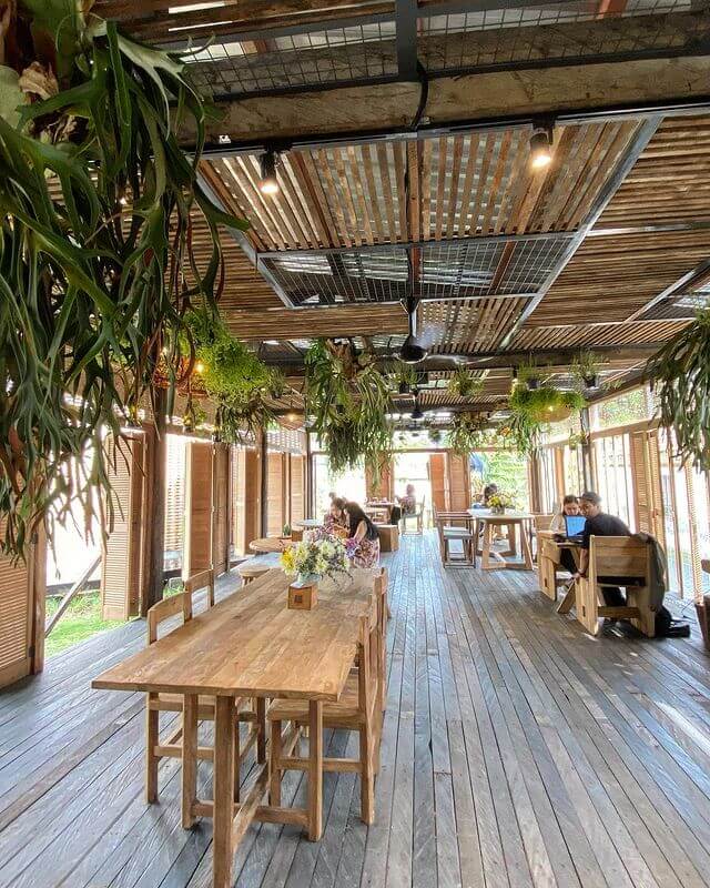 Area Indoor Nest Coffe and Donuts - foto instagram jogjafoodhunter