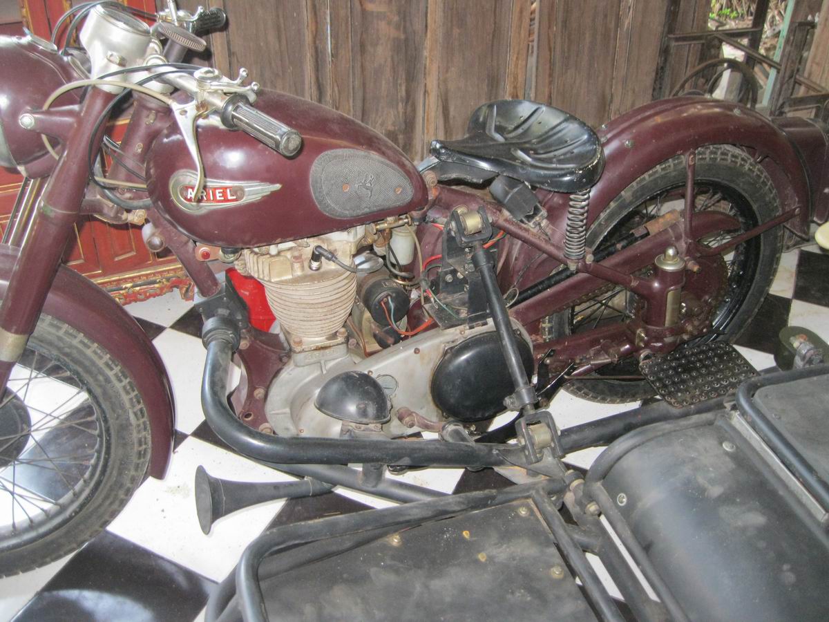 Sepeda Motor Antik Suzuki