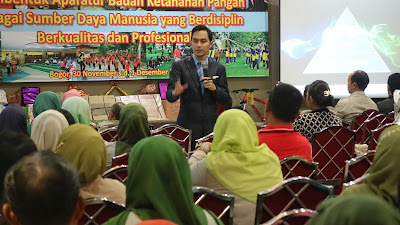 motivator indonesia, edvan m kautsar, motivator muda, trainer motivasi, motivator termuda, motivator nasional, 