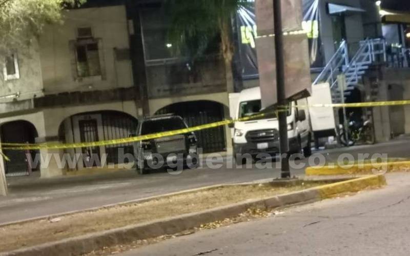 Sicarios atacaron bar "La Veint1uno" y/o "La 21" en Celaya, Guanajuato, dejando cuatro muertos (dos mujeres y dos hombres)