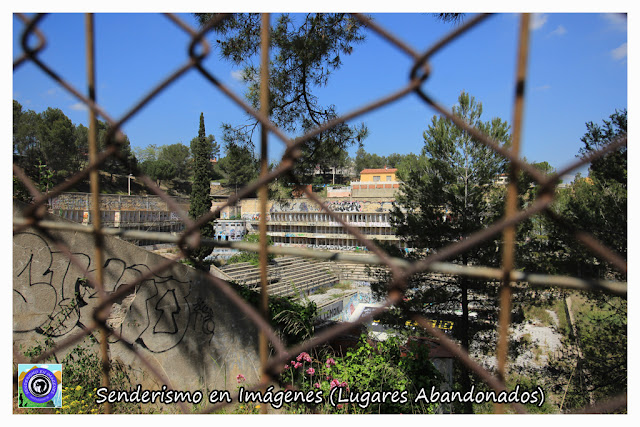 Piscina olímpica abandonada