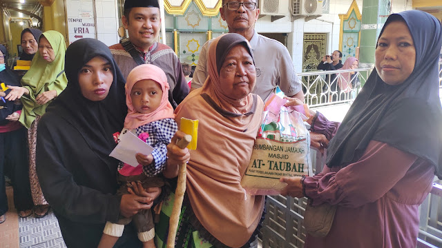 Peduli Sesama, Masjid At-Taubah Santuni 700 Anak Yatim dan Dhuafa Jelang Ramadan