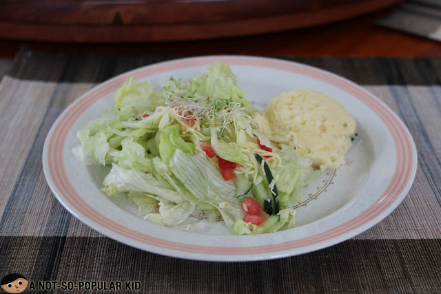 Cascade Salad with Lomo Ribs in Canto