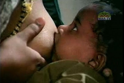 Hot Telugu Aunty Breastfeeding Video