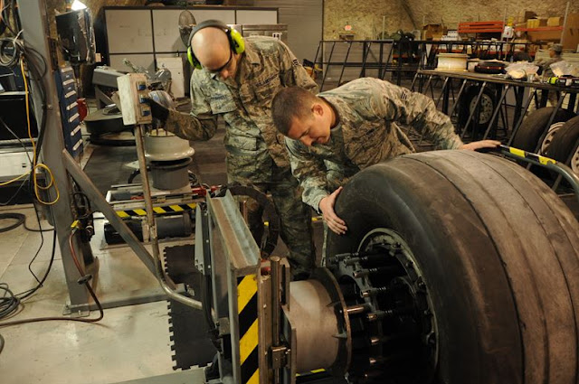 Aircraft landing gear tyres