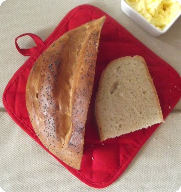 Chleb z mąki pszennej (drożdżowy) bardzo łatwy