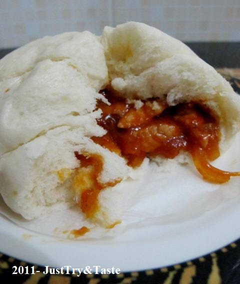 Obsesi Roti 9: Pau Isi Ayam Pedas & Bawang Bombay  Just 