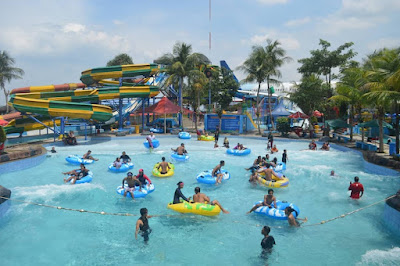 Kolam Ombak Saygon Waterpark