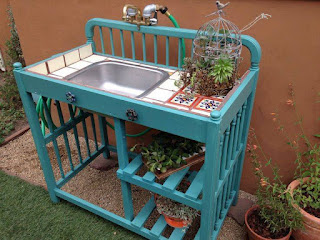 mueble infantil reciclado en mueble de jardin