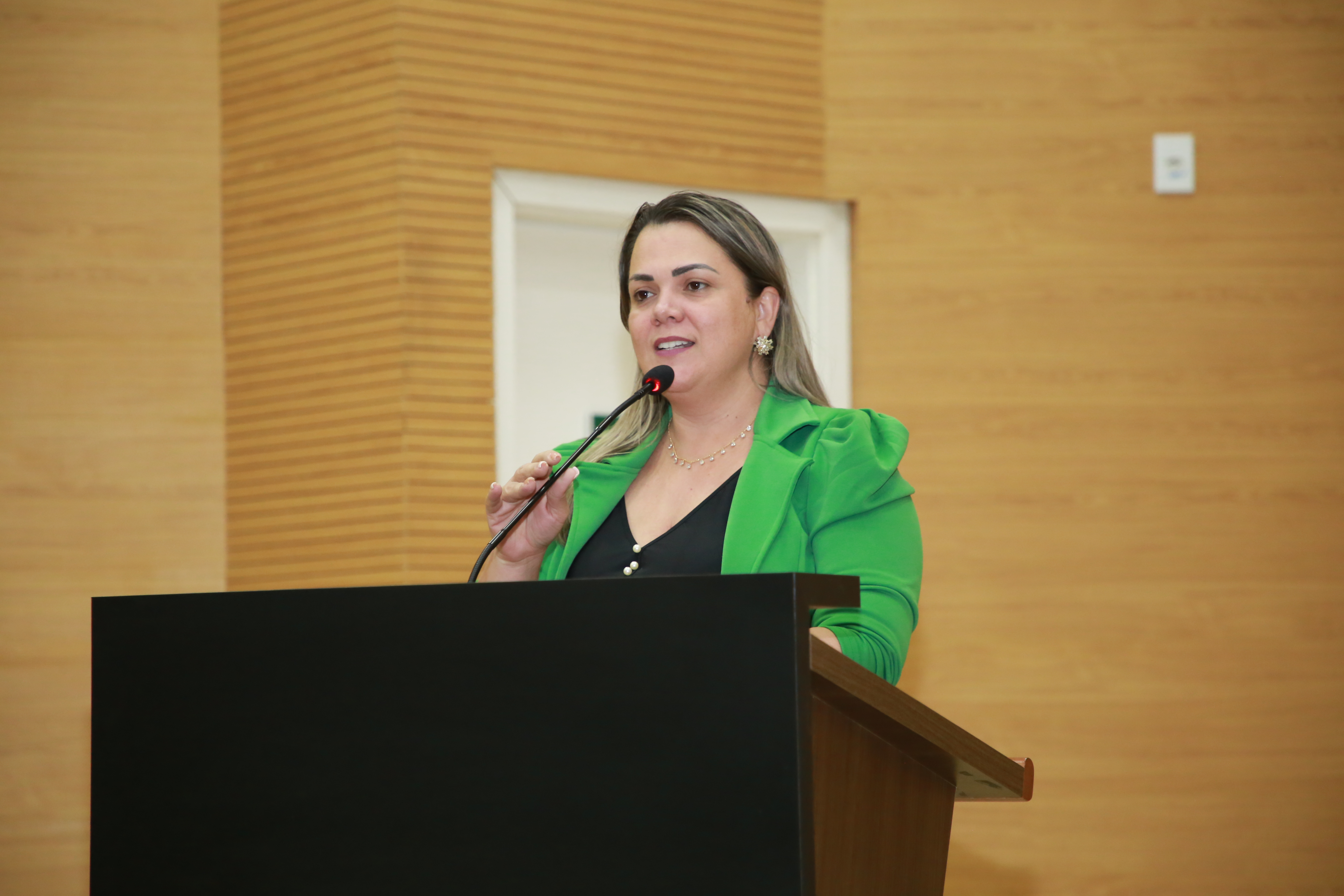  PL de Cláudia de Jesus pretende priorizar atendimento psicológico a crianças vítimas de abuso
