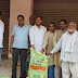 साधन सहकारी समिति निकासीपुर पर 12 वर्षों बाद आई खाद,       किसानों ने की सरपंच की सराहना 