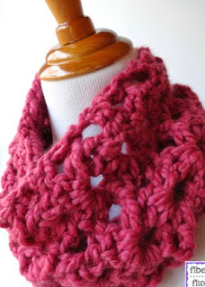 http://translate.googleusercontent.com/translate_c?depth=1&hl=es&rurl=translate.google.es&sl=en&tl=es&u=http://www.fiberfluxblog.com/2014/12/free-crochet-patternagnes-lace-cowl_28.html&usg=ALkJrhge4vQLIbWlcdRvJgk2gQ5pexRolQ