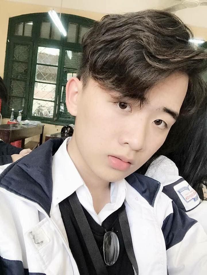 Gương mặt trẻ con của anh chàng hot boy 9X