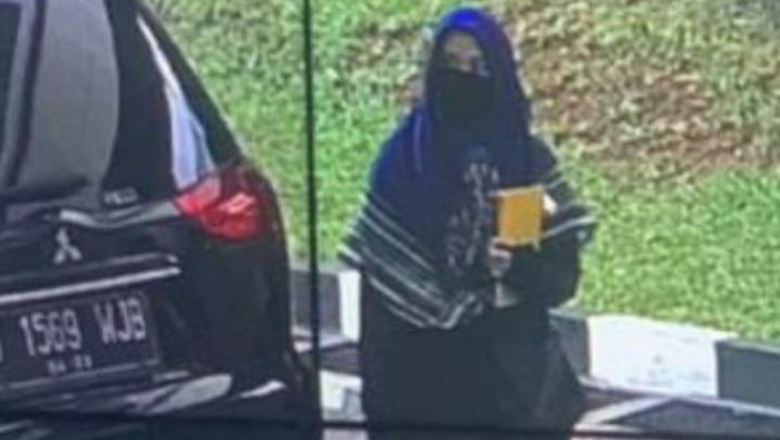 Yang Diketahui Sejauh Ini dari Wanita Berpistol Serang Mabes Polri