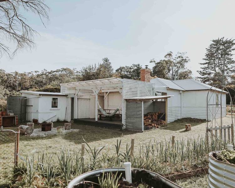 Charming and Relaxed Boobialla Bungalow, Tasmania