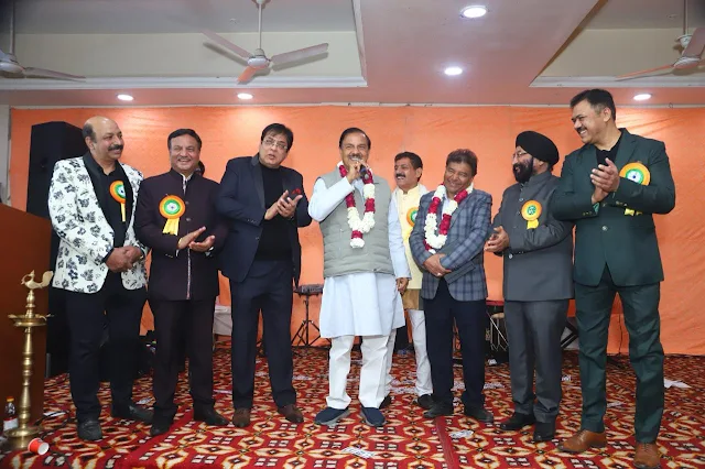 Uttar Pradesh:- The 9th Lohri cultural program was celebrated with great pomp and show at Noida level by Punjabi Vikas Manch in Noida.