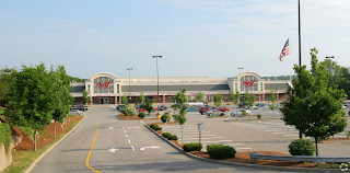 Big Y Storefront, Waterford, CT