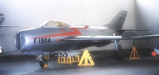 supersonic MiG-19