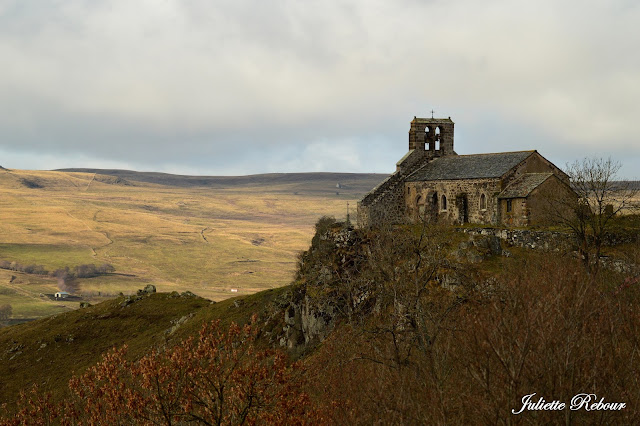 Eglise dans le Cantal en Auvergne