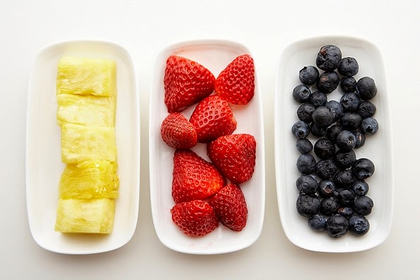 Distintos tipos de frutas para colocar en el yogur