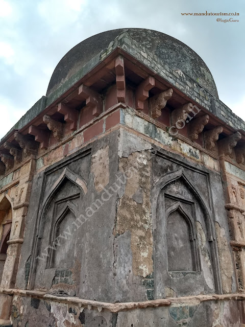 Information about andha andhi mahal mandu