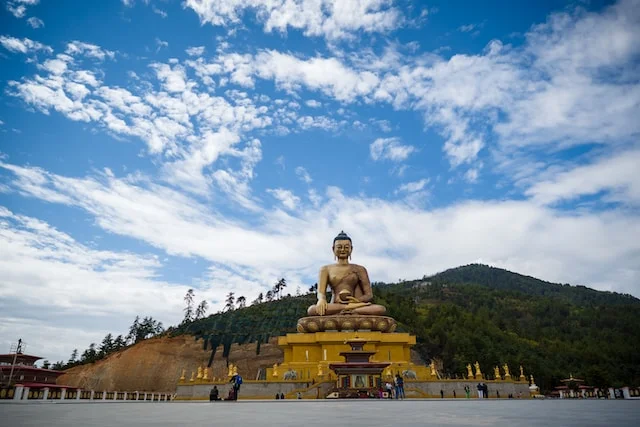 sejarah bhutan perjalanan misterius di tanah himalaya