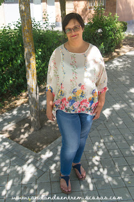 Blusa-Poncho De Flores De SheIn