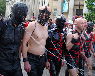 Pride London'da S&M katılımcıları