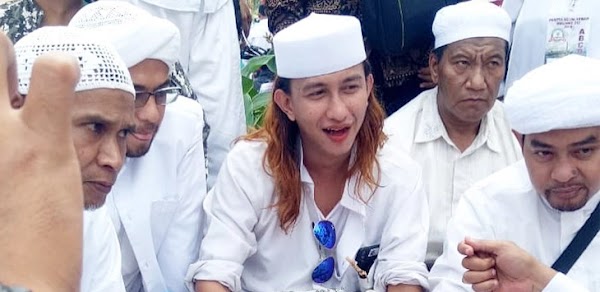 Keras! Habib Bahar Bin Smith Orasi di Panggung Reuni 212, “Ulama Ditembak Presidennya Kabur”