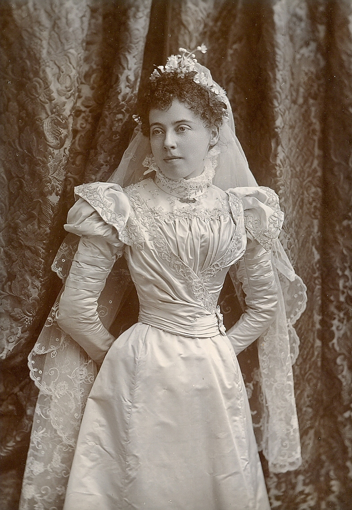 Victorian Wedding Dresses: 27 Stunning Vintage Photographs of Brides