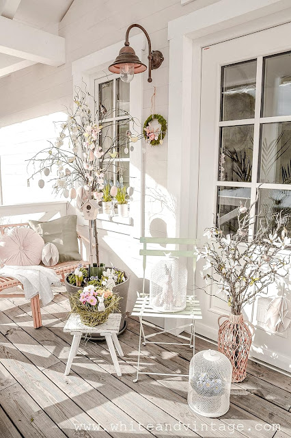 Hauseingang dekorieren - Osterdeko in zarten Pastellfarben