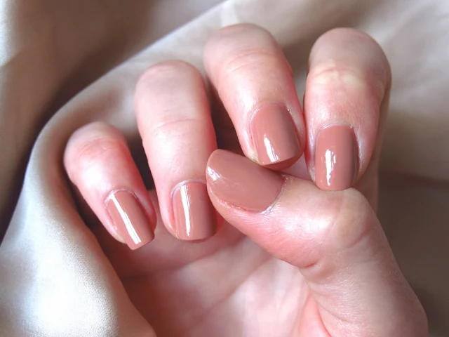 Bourjois Paris nude nail varnish