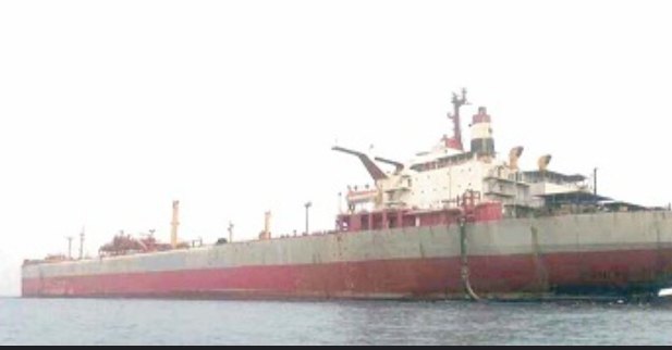 تدشين ضخ النفط الخام من صافر إلى سفينة اليمن