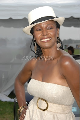 B. Smith, Hamptons