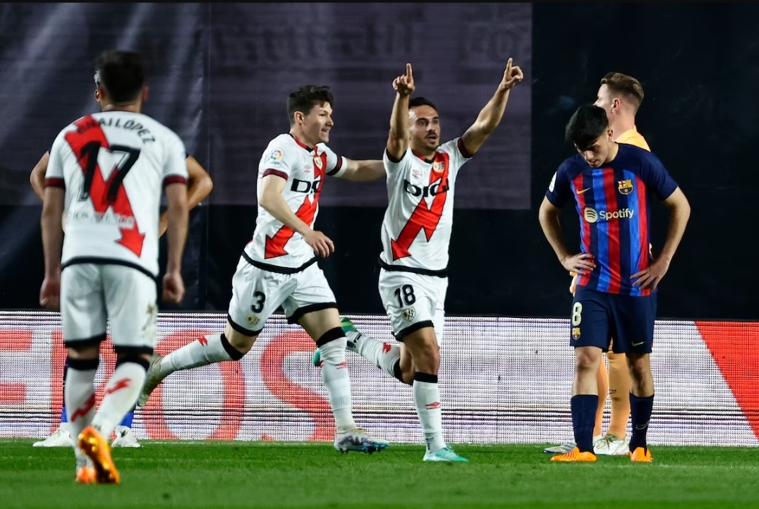 Barcelona misses chance to extend lead in Spanish league, Atletico rebounds with a convincing win, and other results from the league
