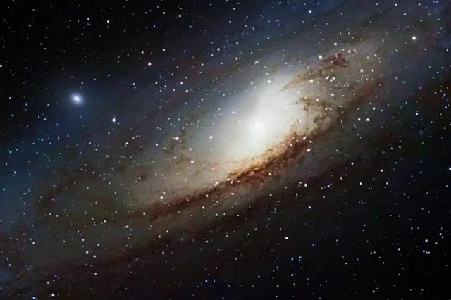 El enigma astronómico sin respuesta: La inexplicable ausencia de estrellas circulares y la zona prohibida en el centro de la Vía Láctea desafían nuestra comprensión del universo