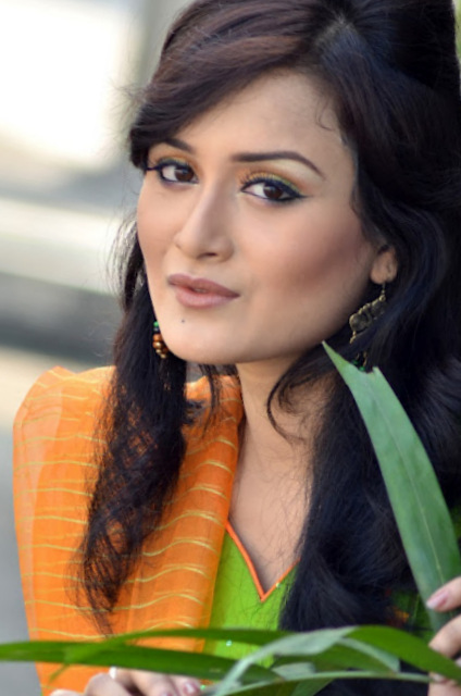 Nadia Khanom Nodi