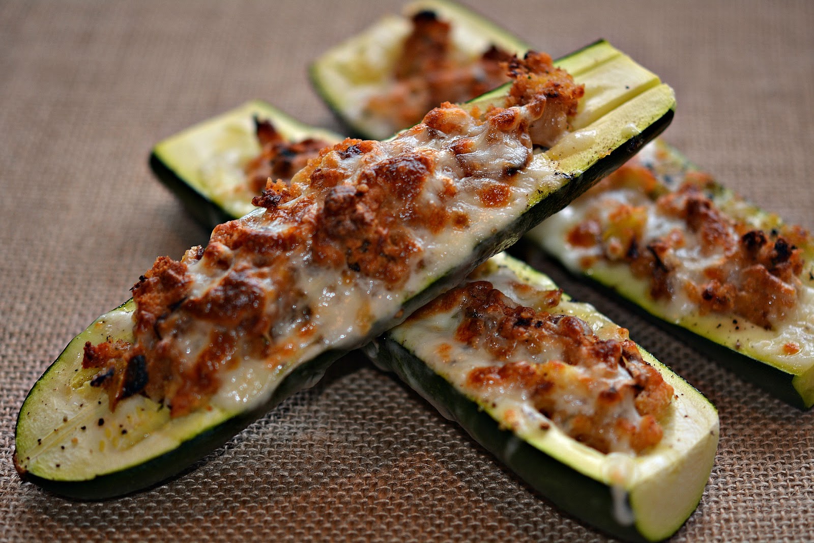 STUFFED ZUCCHINI BOATS - Hugs and Cookies XOXO