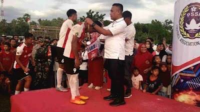 Laga Final Lanta Cup Berakhir, Direktur PT Amira Sejahtera, Efendi Kusnandar, Serahkan Hadiah Utama