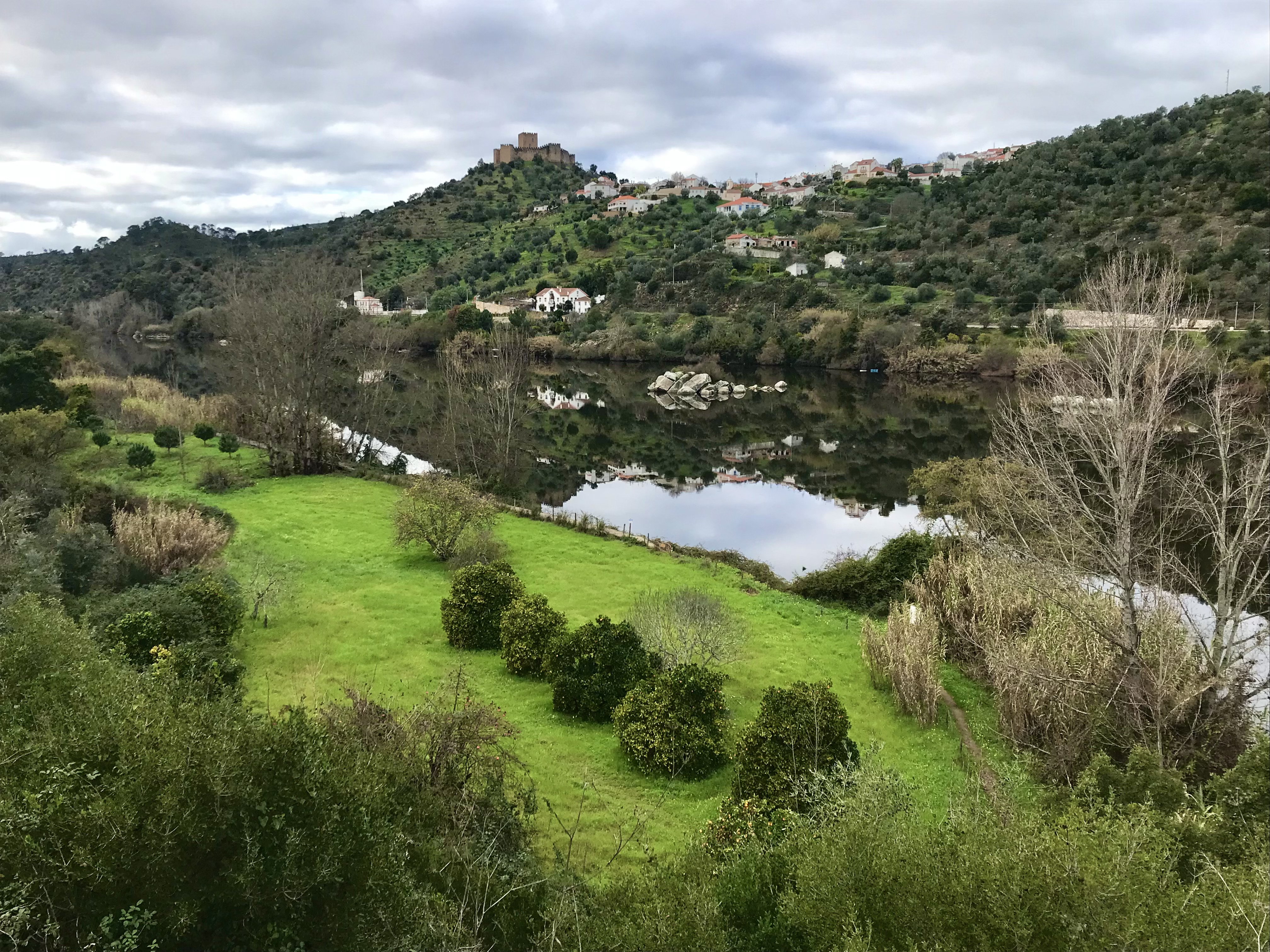 Passadiços do Alamal, Belver, rio Tejo, medieval, castelo, praia fluvial, Portalegre, Alentejo, Portugal,  PR1 Arribas do Tejo,  Ortiga, exposição de arte  contemporânea