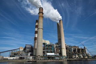 Coal plant (Credit: cleantechnica.com) Click to Enlarge.