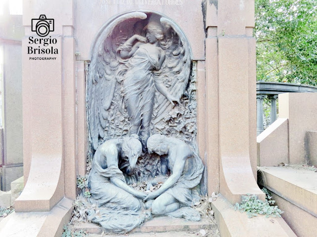 Giulio Starace - Escultura Lamento - Túmulo de José Luiz de Oliveira Borges - Cemitério da Consolação