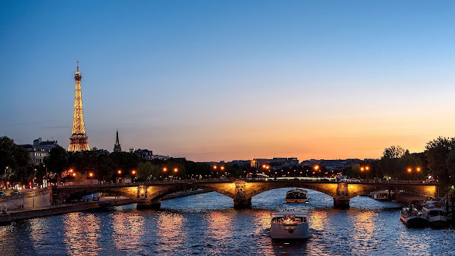 Ở đôi bờ sông Seine, bạn sẽ tìm thấy một Paris vừa tĩnh lặng nhưng cũng đủ sắc màu của cuộc sống nhộn nhịp, phù hoa.